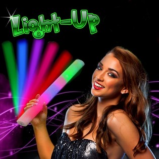 Palos de Espuma LED - Bast&oacute;n de Fiesta Multicolor en Display (24 uds.)